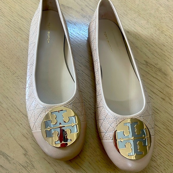 TORY BURCH  (BRAND-NEW ) - Picture 1 of 9